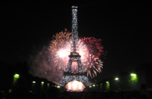 Fireworks light up the Eiffel Tower